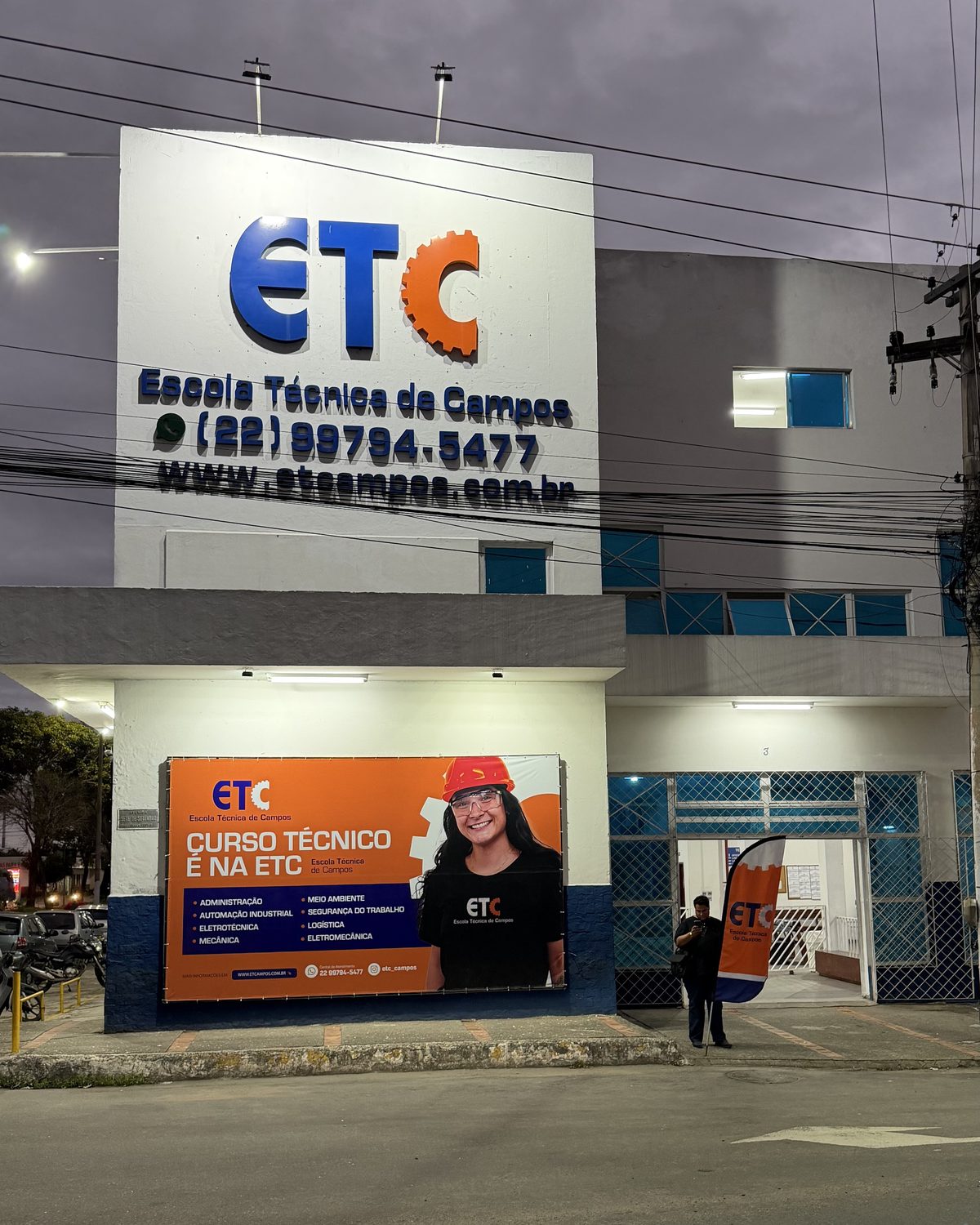 Fachada da ETC - Escola Técnica de Campos